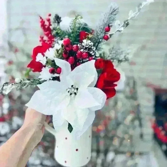 🎄NEW Holiday Arrangement - Beautiful Faux Floral Pitcher Centerpiece - Picture 3 of 17